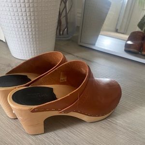 Swedish hasbeens size 38